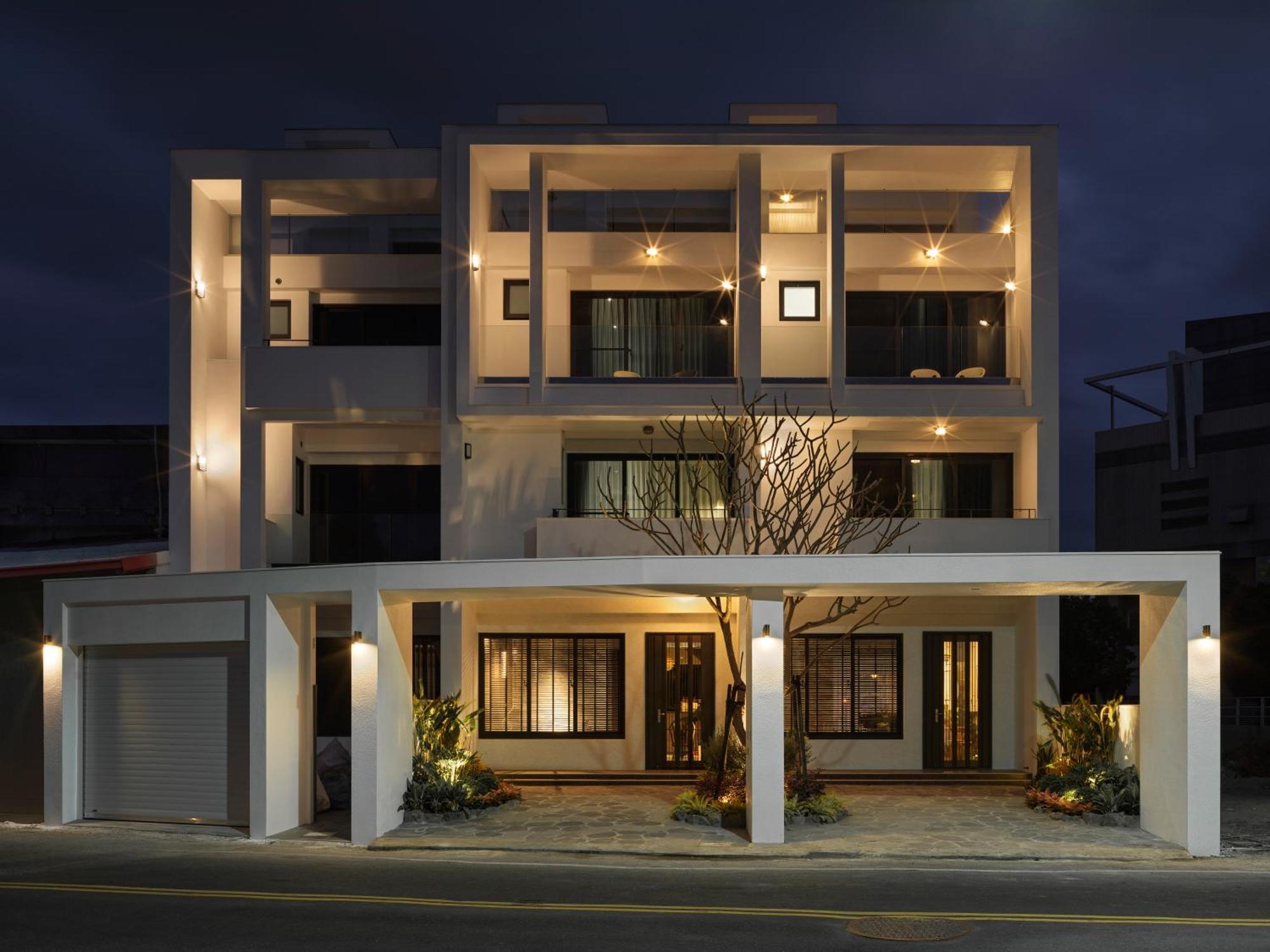 廷海特潮流民宿 L 近鐵花村 L 自助入住 Taitung Exterior photo